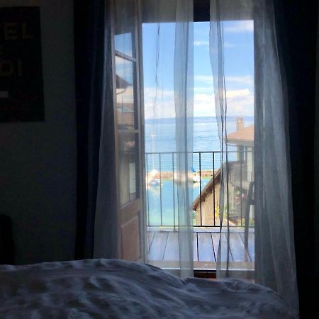 A Room With A View - Maisonnette Dans Bourg Medieval Au Bord Du Lac Leman Yvoire Eksteriør bilde