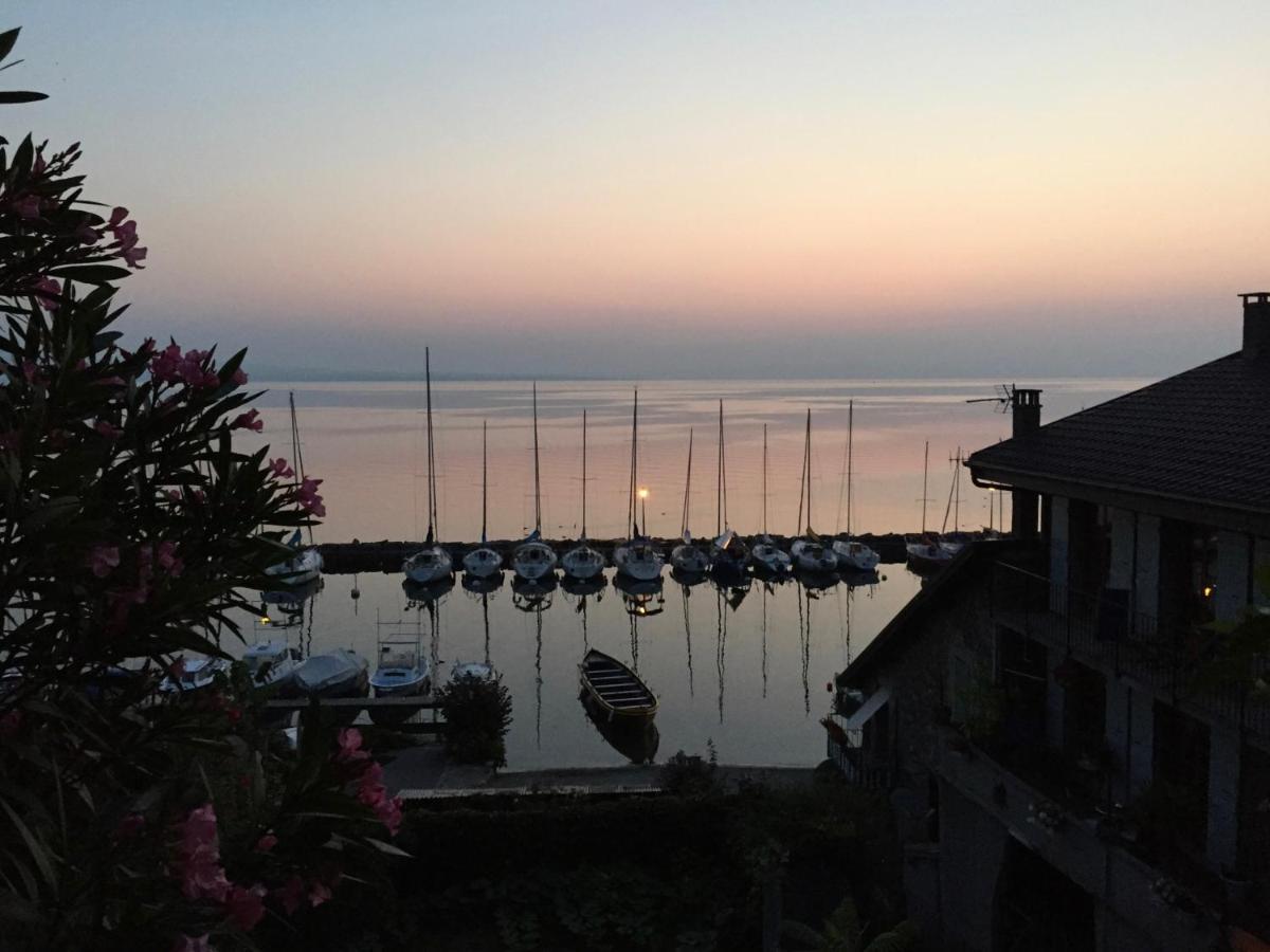 A Room With A View - Maisonnette Dans Bourg Medieval Au Bord Du Lac Leman Yvoire Eksteriør bilde
